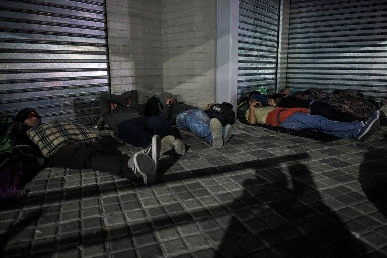 Migrantes salvadoreños viajan a Estados Unidos