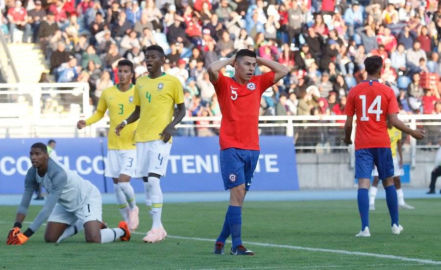 Tomás Alarcón se perfila como el líder de la defensa de la Roja Sub 20 para el Sudamericano / Foto: Agencia UNO