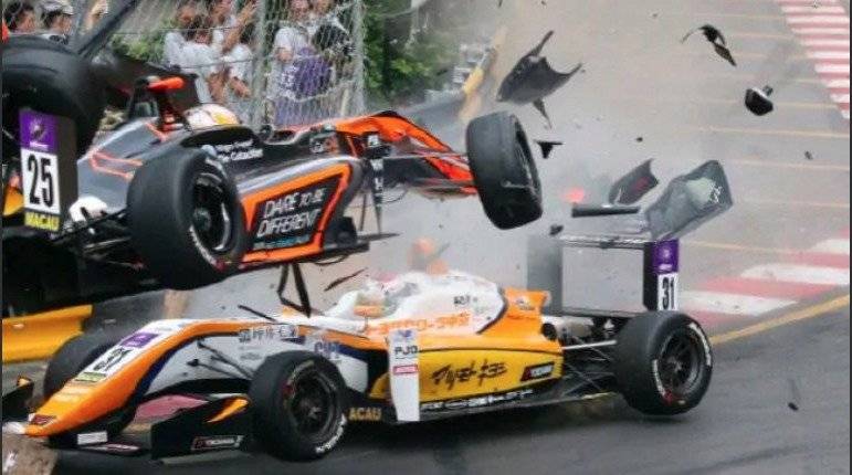 Bella piloto se accidenta y causa cuatro heridos en la Fórmula 3