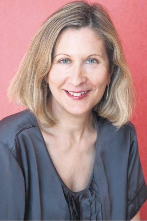 Geraldine Van Bueren, Profesora de derecho internacional de los derechos humanos en la Universidad Queen Mary de Londres.