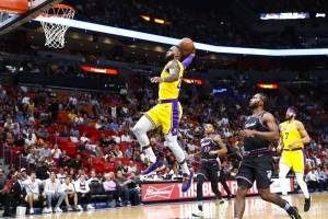 https://www.publinews.gt/gt/deportes/2018/11/18/lebron-james-anota-51-puntos-triunfo-lakers-113-97.html