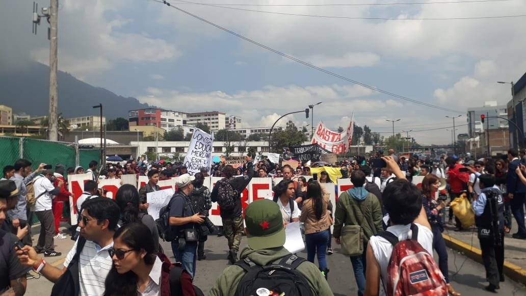 Resultado de imagen para movilizaciÃ³n universidad pÃºblica ecuador