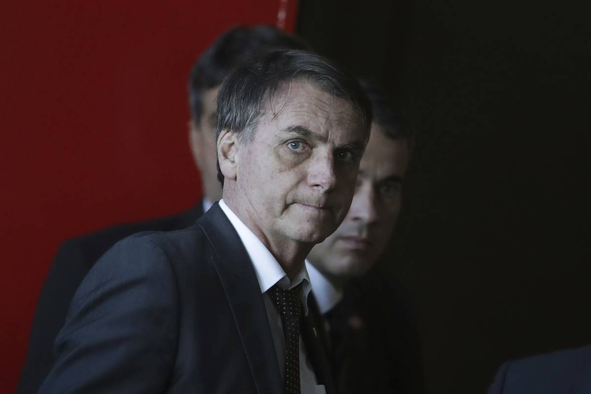 Gobierno de Brasil recurre decisión que obliga a Bolsonaro a usar máscara contra covid-19