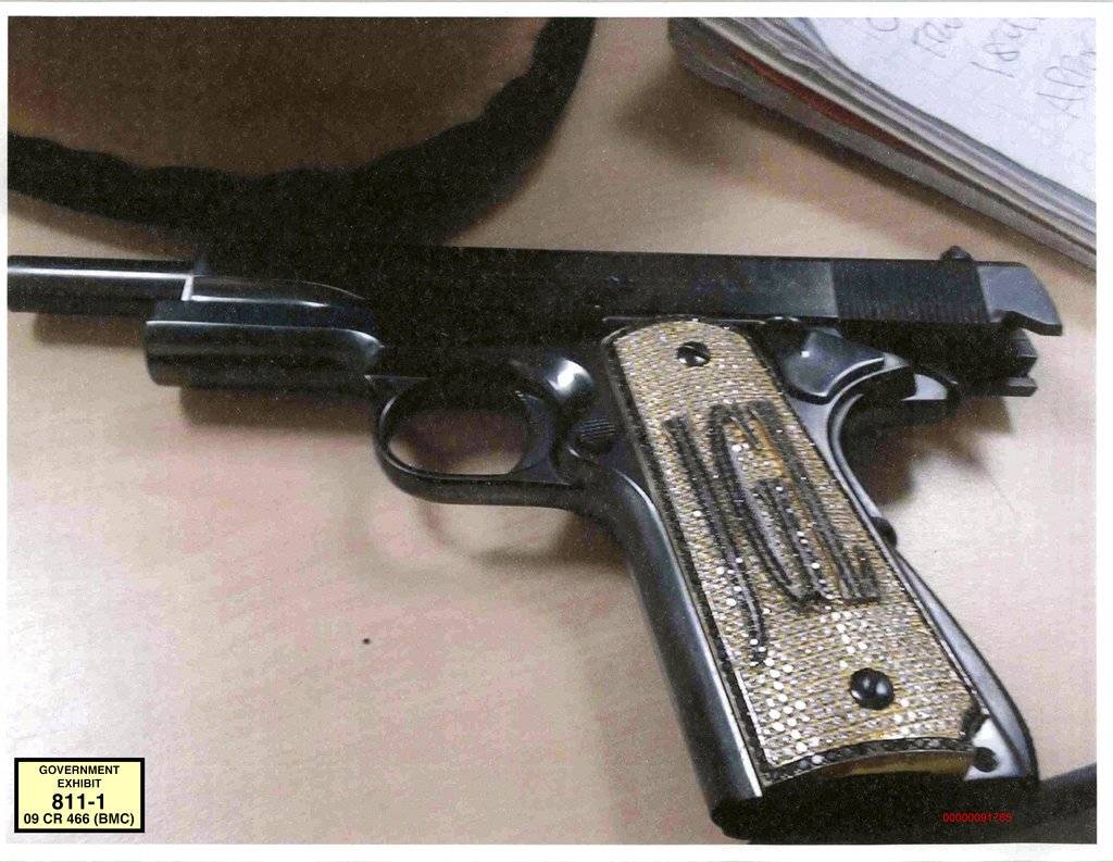 Chapo´s gun. AP
