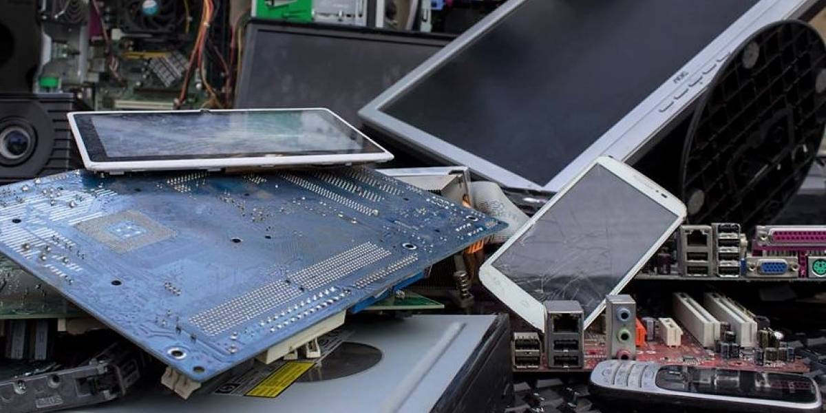 De redes de narcotráfico a escuelas vulnerables: Así es la nueva apuesta de “reciclaje tecnológico” en Chile