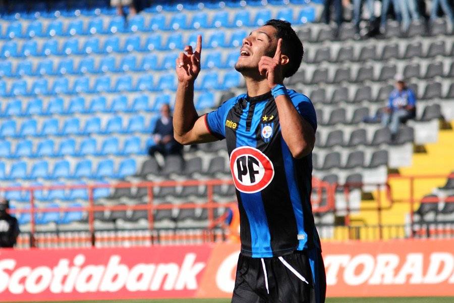 Jimmy Martínez de Huachipato es uno de los nombres que interesa en la UC con miras al 2019 / Foto: Agencia UNO