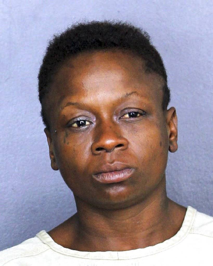 Mujer arrestada