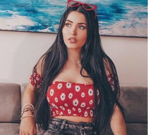 Modelo brasileña causa furor por su parecido con Megan Fox