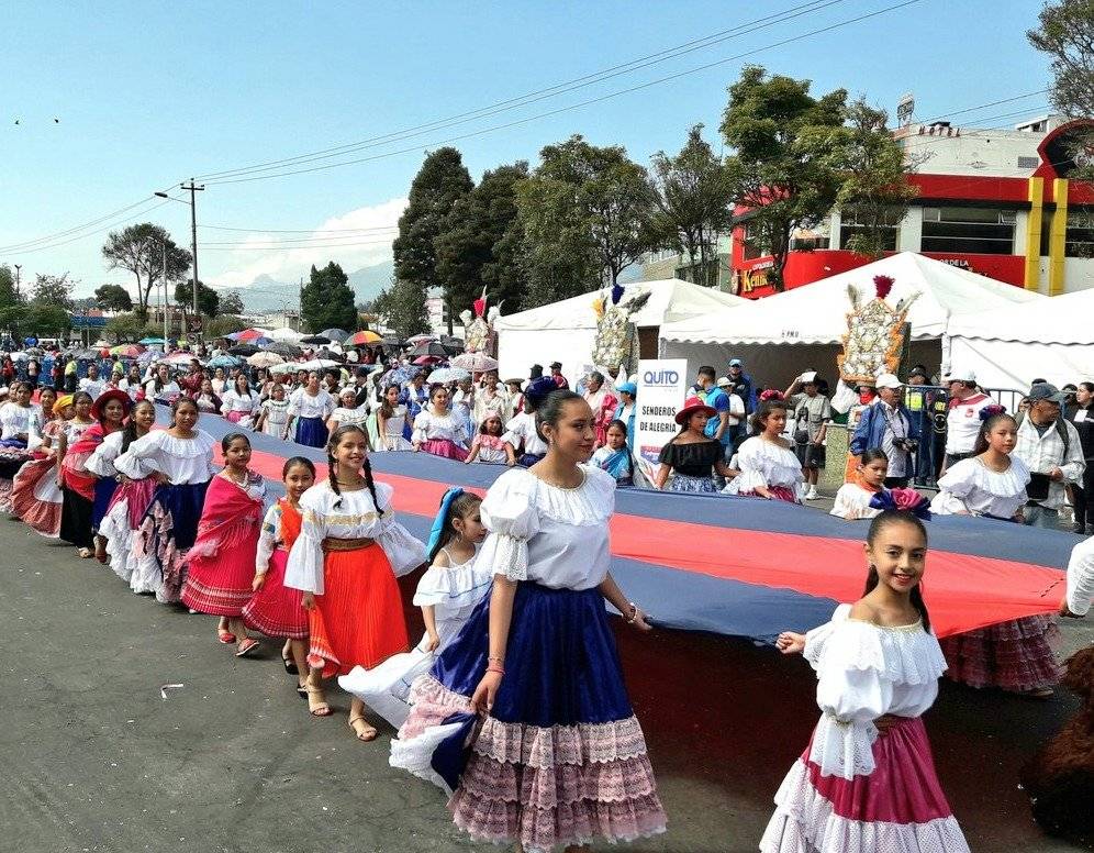 Fiestas de Quito: Así se vive el desfile de la Confraternidad Sur