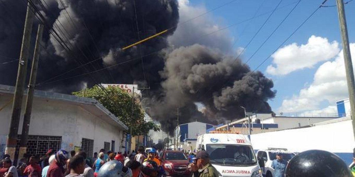 Al menos 2 muertos por explosión en fabrica de plásticos en Villas AgrÃcolas
