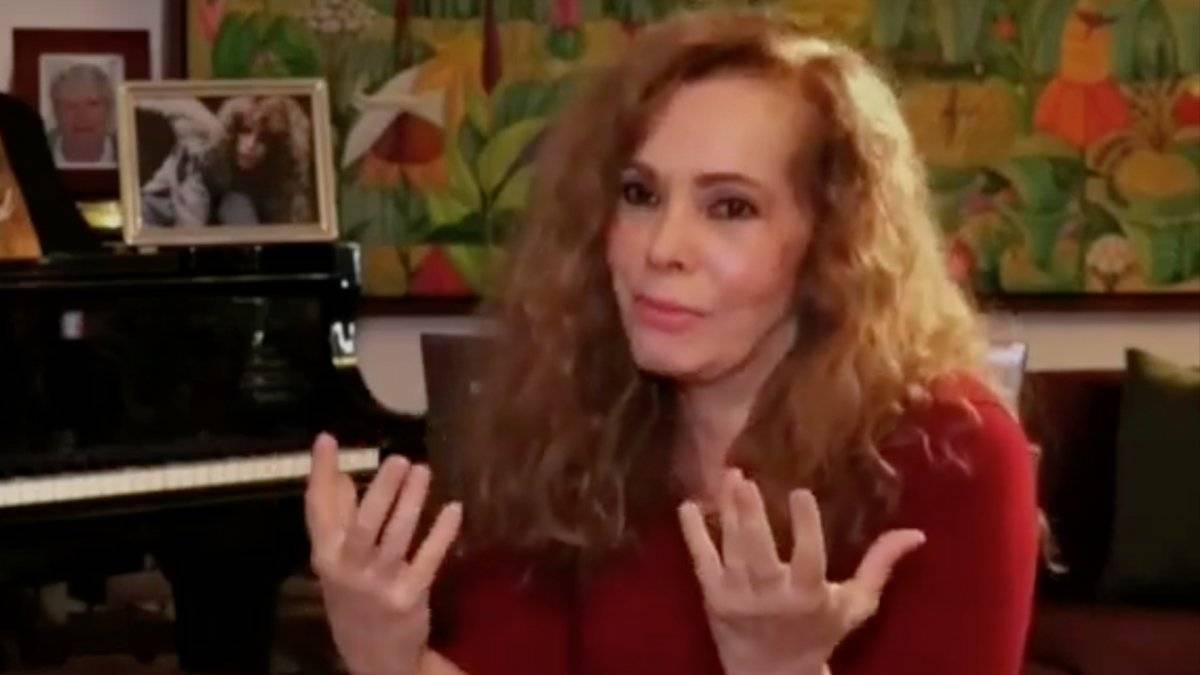 Así luce la niña que interpretó el villancico ‘Mamá, ¿dónde están los juguetes?’
