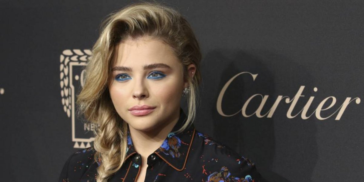 Chloë Grace Moretz presume a su nueva ¡novia! Chloë Grace Moretz presume a su nueva ¡novia!