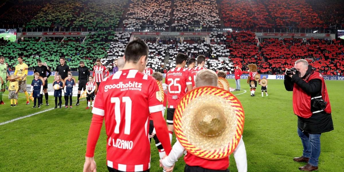 El emotivo y colorido homenaje del PSV Eindhoven a México El emotivo y colorido homenaje del PSV Eindhoven a México