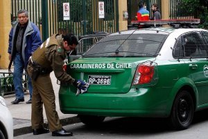 ¡Insólito! Lo tomaron preso por robar y en un descuido de Carabineros sustrajo la patrulla y se fugó