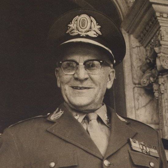 104759284militares-95e499b56a5c61b56e67b1ed91134285.jpg