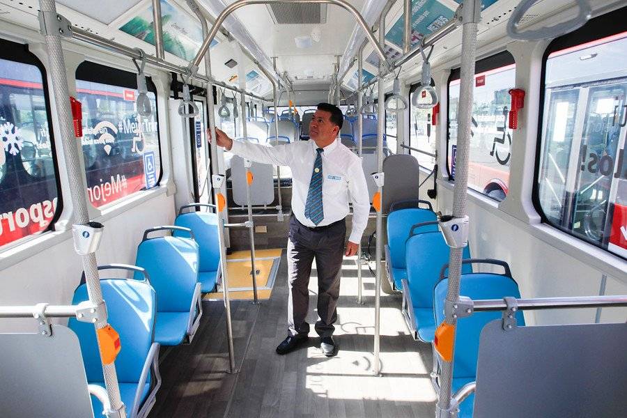 Las micros vienen con 30 asientos y 51 pueden viajar de pie / Aton Chile