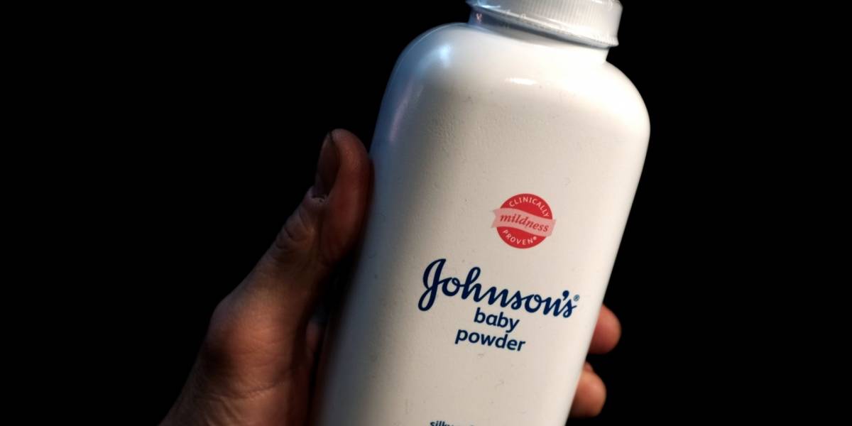 Acusan a Johnson & Johnson de ocultar que sus talcos para bebé contienen asbesto
