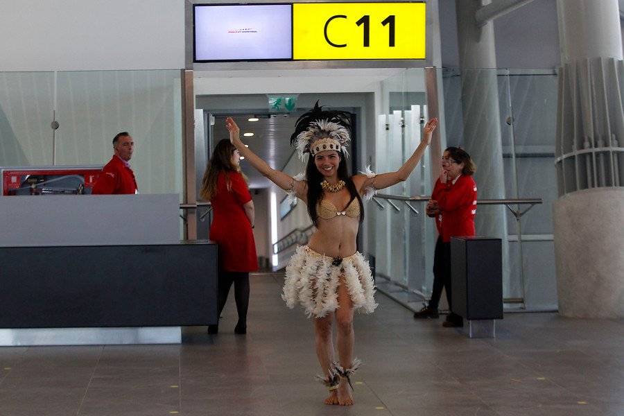 Inauguran nuevo sector del Aeropuerto con bailes de Rapa Nui / Aton Chile