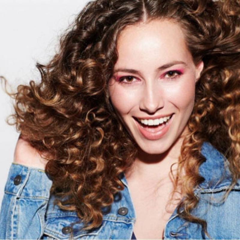 Mira estos 5 tips para evitar el cabello quemado Nueva Mujer