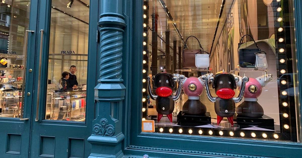vitrine prada black face