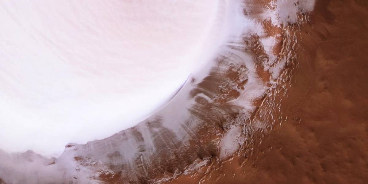 Fotografía de un cráter de Marte repleto de hielo asombra al mundo entero
