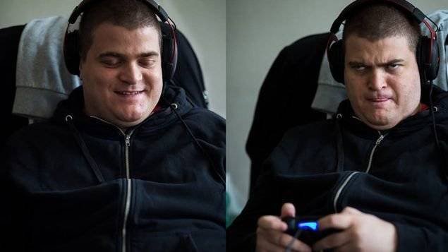 Joven invidente es un pro en el Street Fighter
