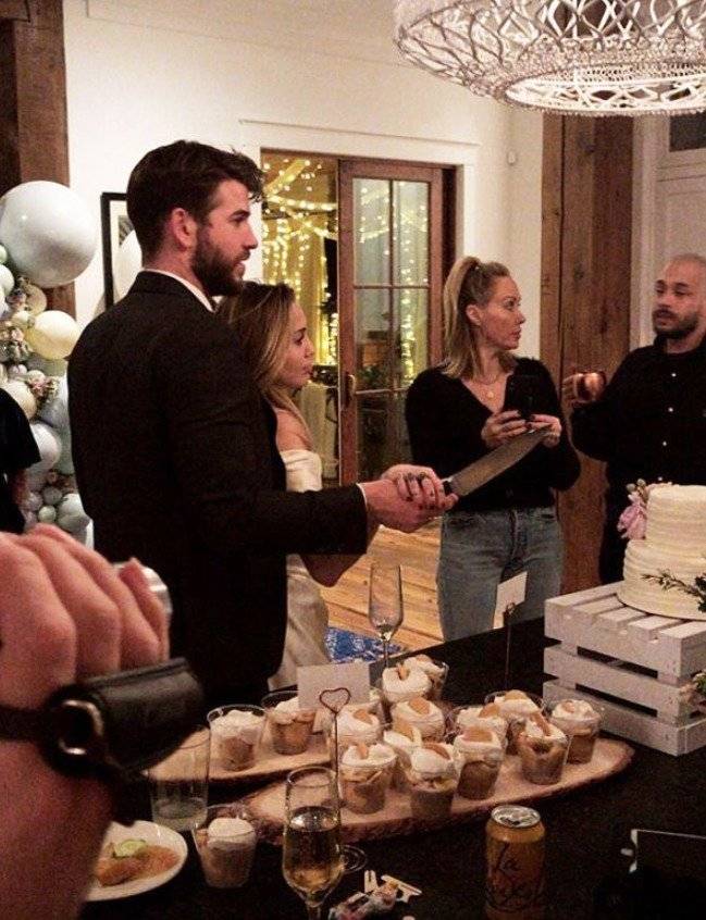 Cyrus y Hemsworth