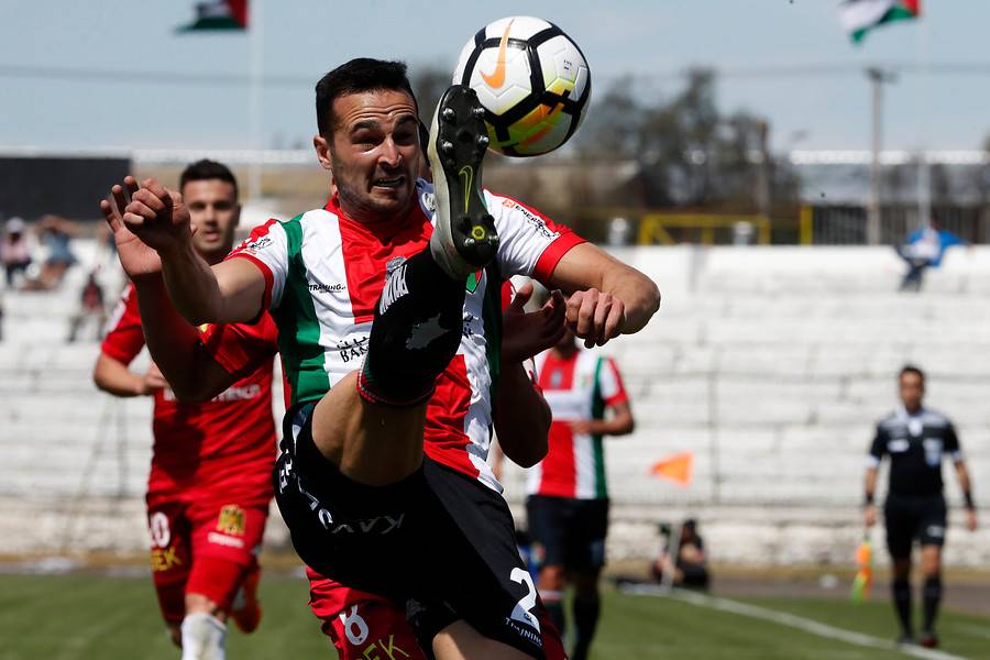 El uruguayo Alejandro González estaría en la mira de NIcolás Córdova para Universitario / Foto: Photosport