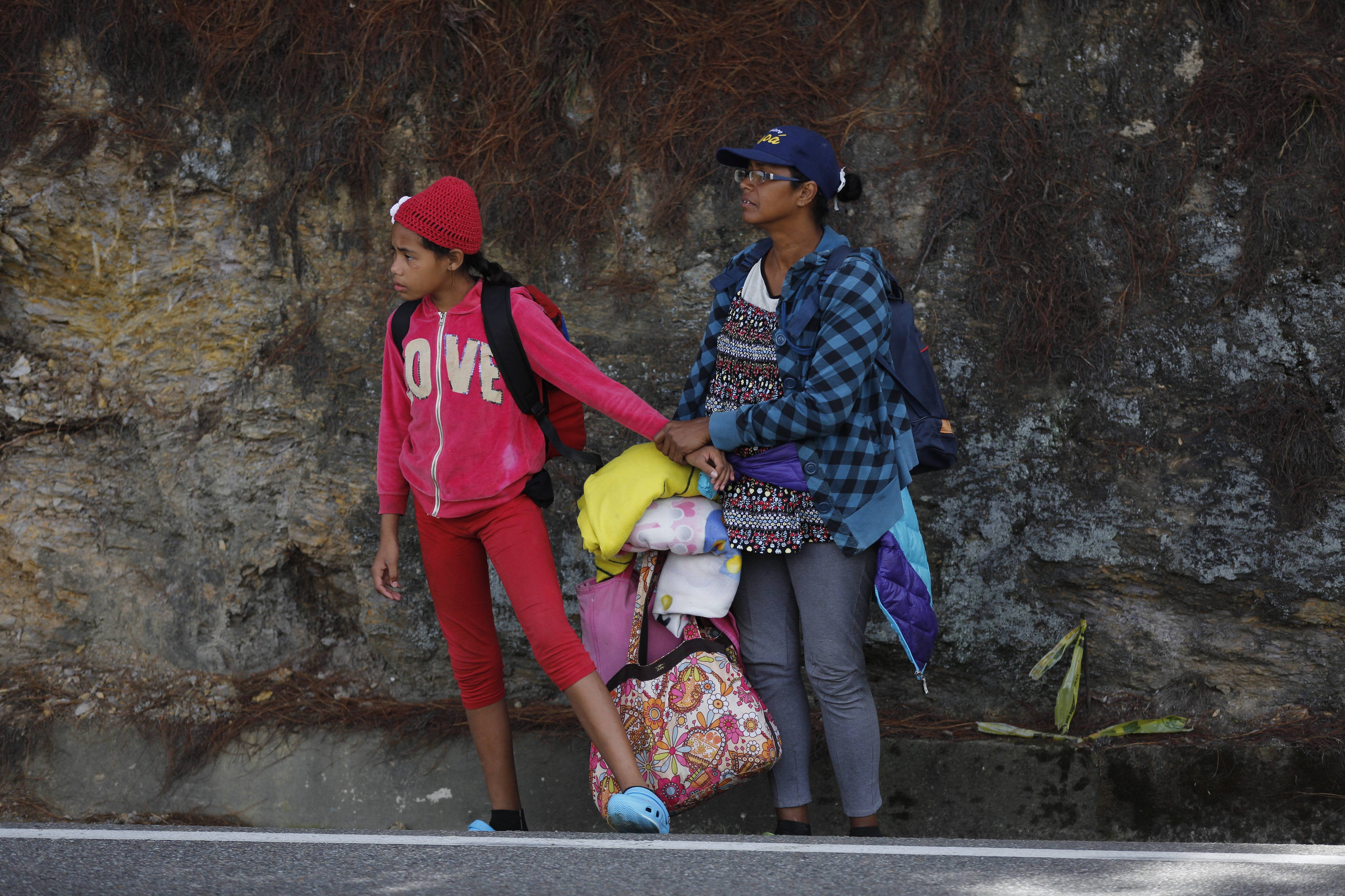 Mujeres venezolanas emigran a Colombia