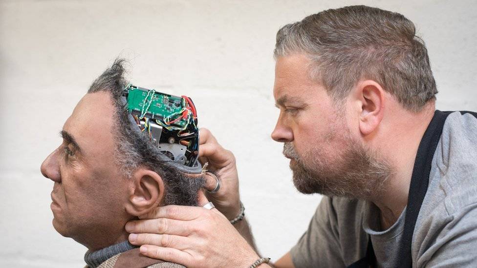 104957100robot-ab07ece407dea99ac7278a35e8e403ff.jpg