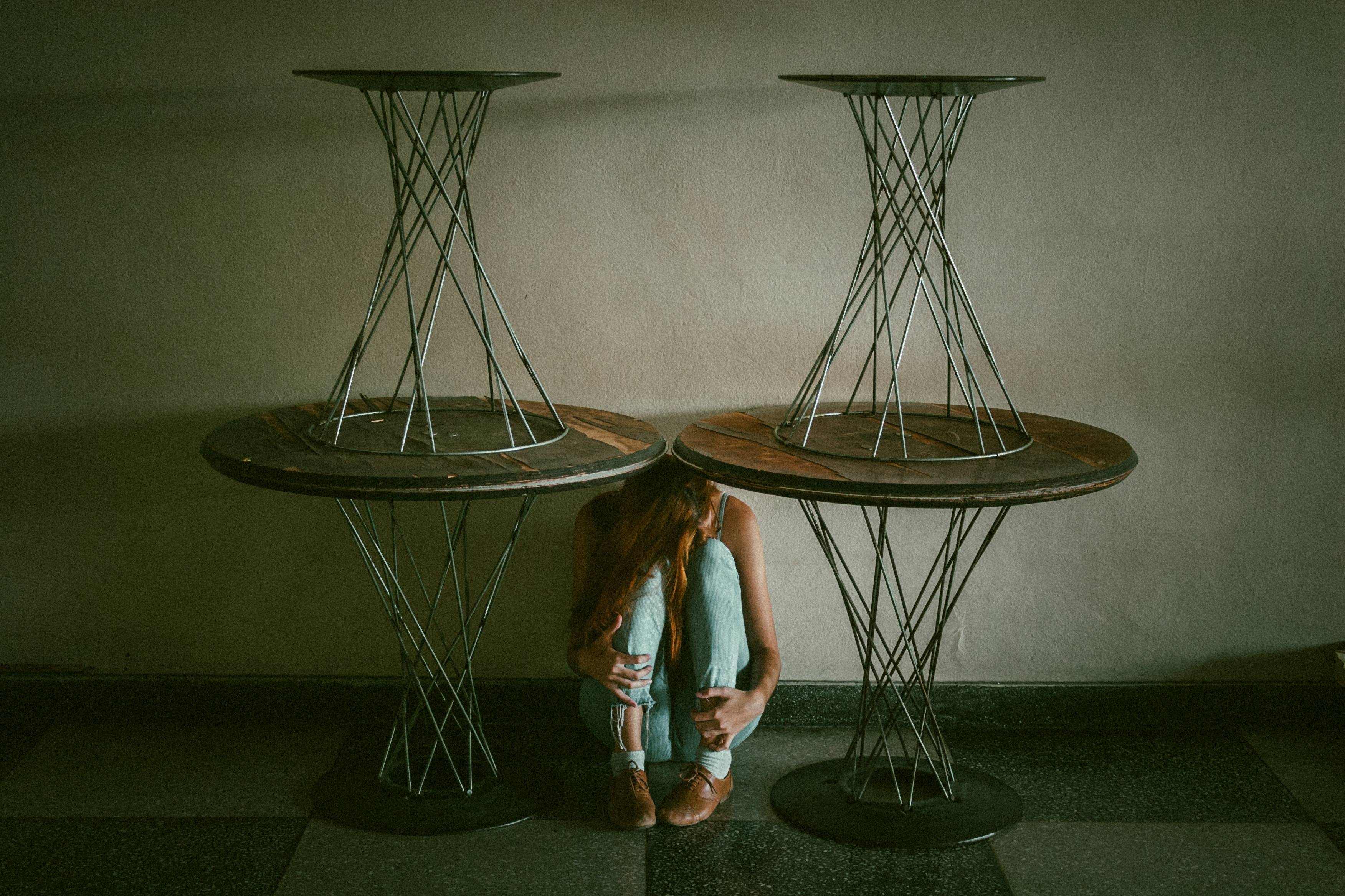 Meterse debajo de una mesa en año nuevo Meterse debajo de una mesa en año nuevo