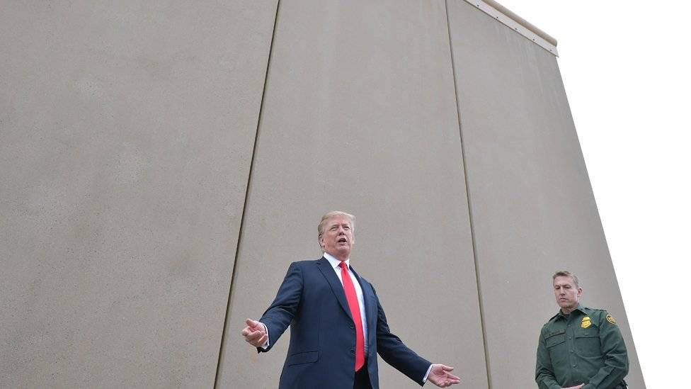 104975096trumpmuro-e95aa370d4f2e093152760b4975fc10b.jpg