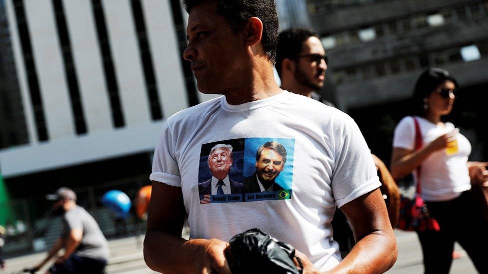 104975097trumpbolso-6ec8bc0c0e586f8ea97e8ae7754b5ff6.jpg