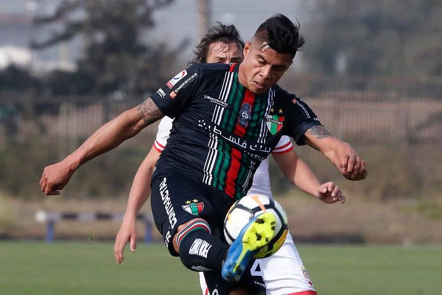 Benjamín Vidal tendrá una nueva oportunidad en la UC tras su préstamo en Palestino / Foto: Photosport
