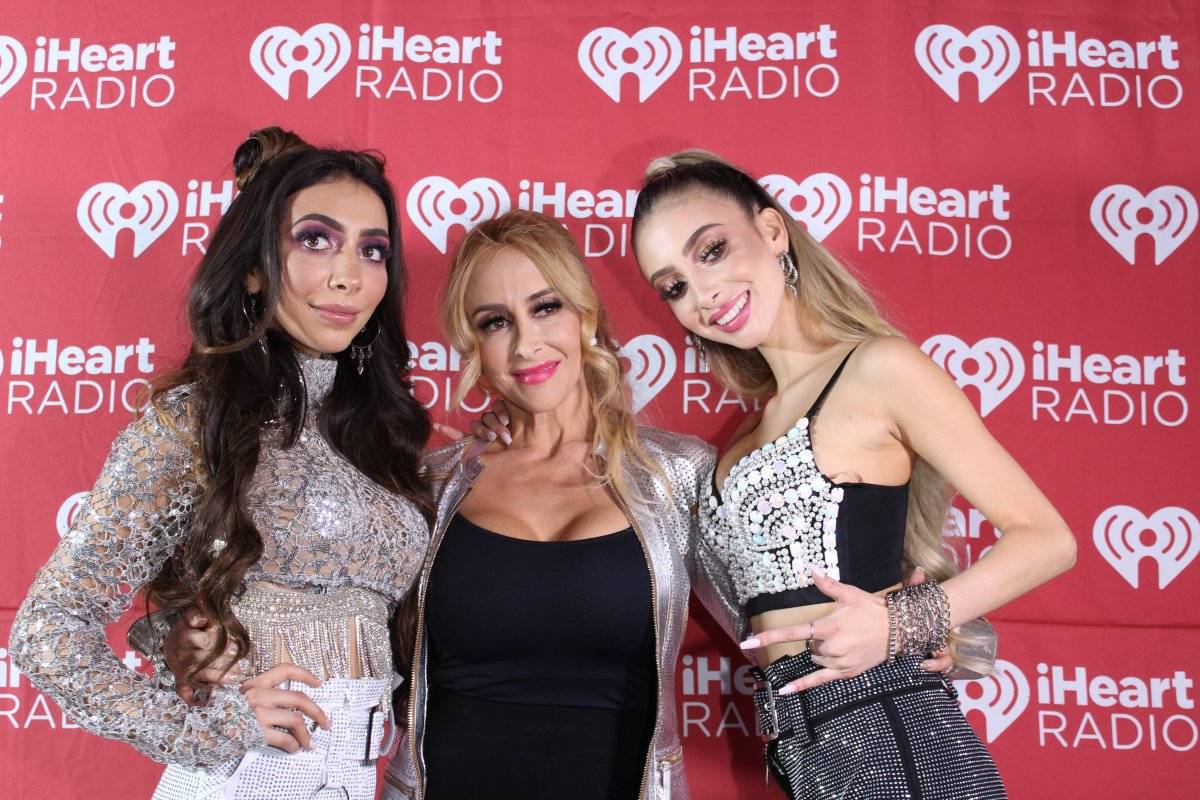 Las hijas y esposa de Marco Antonio Solís.