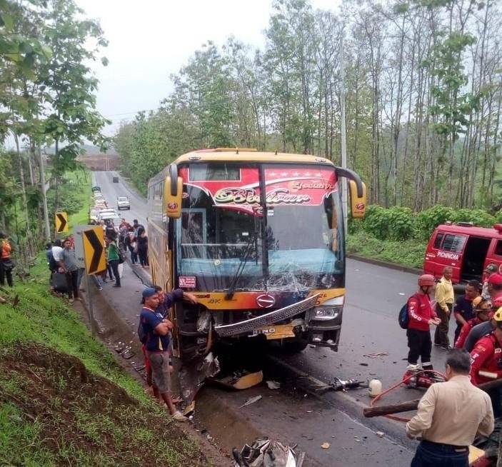 Accidente en la vía vía Pichincha - Calceta.