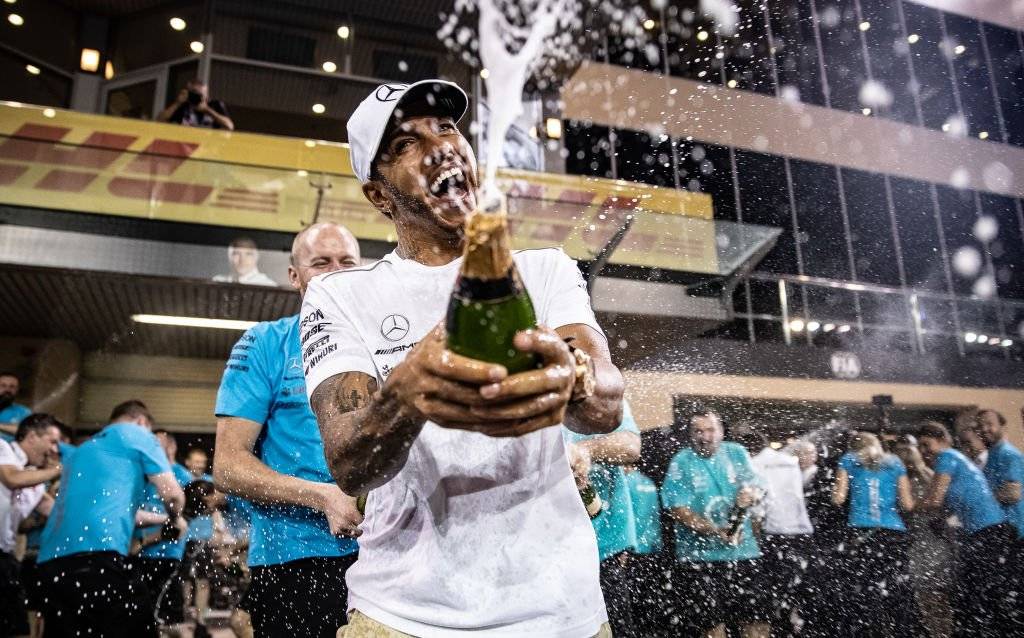 Hamilton inicia en marzo la defensa del título en la F1 / imagen: Getty Images