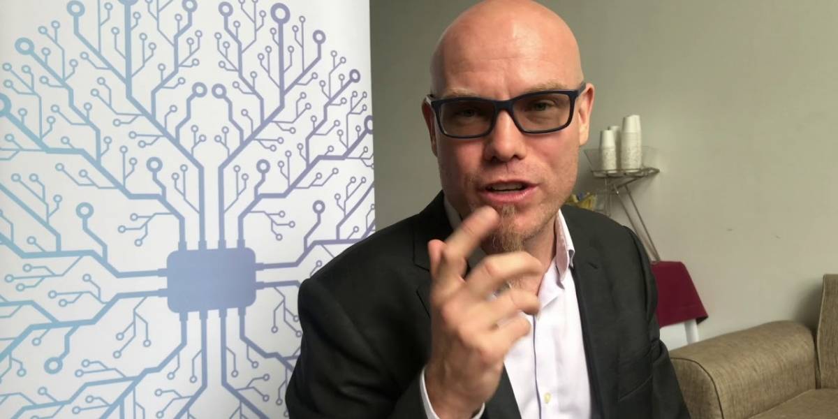 Martin Hilbert: El algoritmo es tan peligroso como una medicina o una comida tóxica para la salud