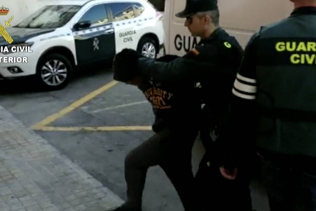 Cuatro detenidos en Alicante por violar en grupo a una joven