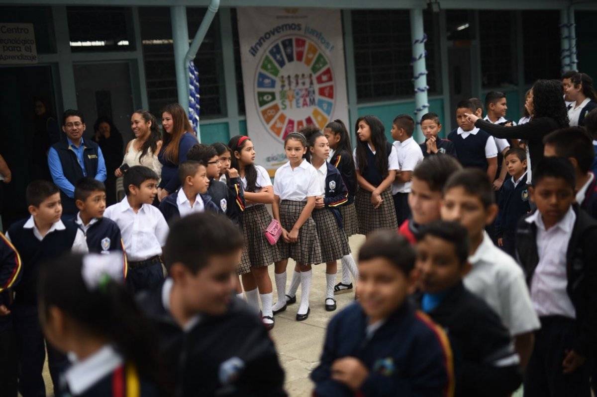 inauguran ciclo escolar 2019 - estudiantes
