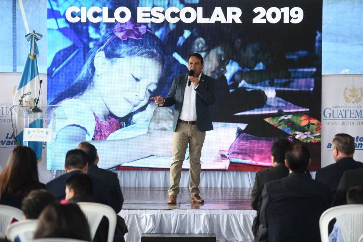 inauguran ciclo escolar 2019 - estudiantes