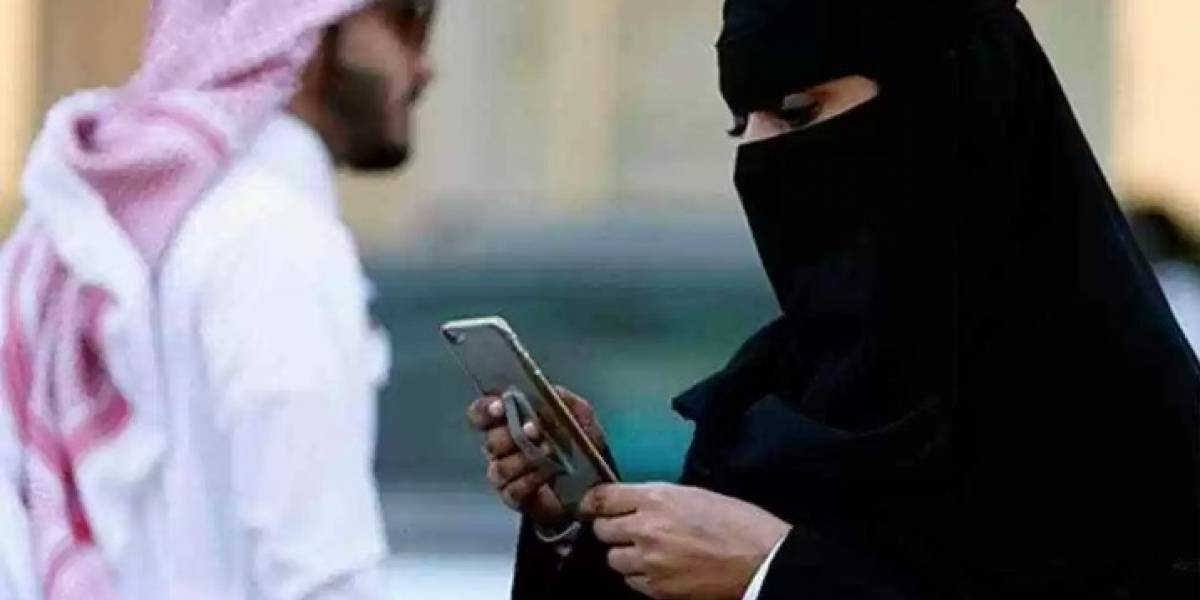 Mujeres: Un mensaje de texto les informará de su divorcio