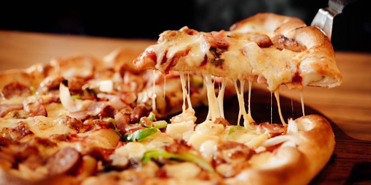 ¿Conviene más pedir dos pizzas medianas o una familiar? ¿Conviene más pedir dos pizzas medianas o una familiar?
