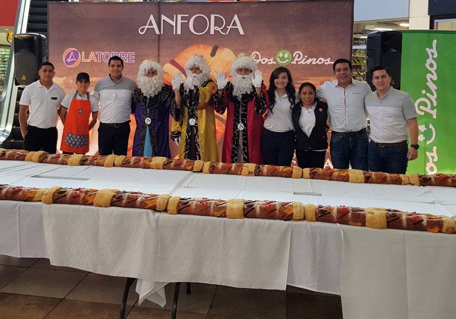 Rosca de Reyes gigante de Anfora