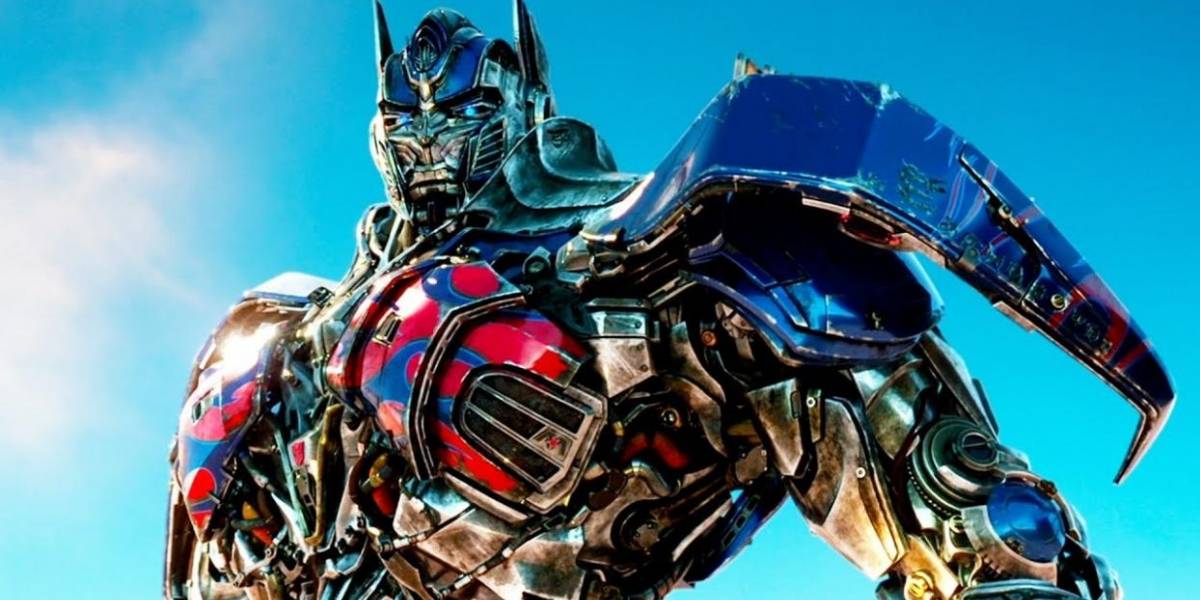 El colombiano que se gana la vida disfrazándose de Transformers