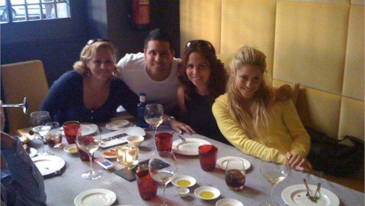 Shakira y sus hermanos