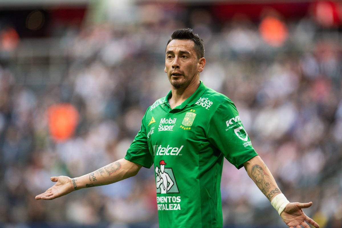 León