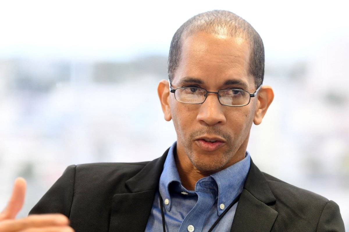 El doctor Lugo indicó que el viernes, 18 de enero, habrá una reunión para discutir los avances del nuevo sistema electrónico, un programa que desarrolla el Instituto de Estadísticas de forma colaborativa. / Foto: Dennis Jones