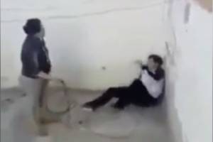 https://www.metroecuador.com.ec/ec/noticias/2019/01/17/video-mujer-da-brutal-golpiza-humilla-hijo-17-anos.html