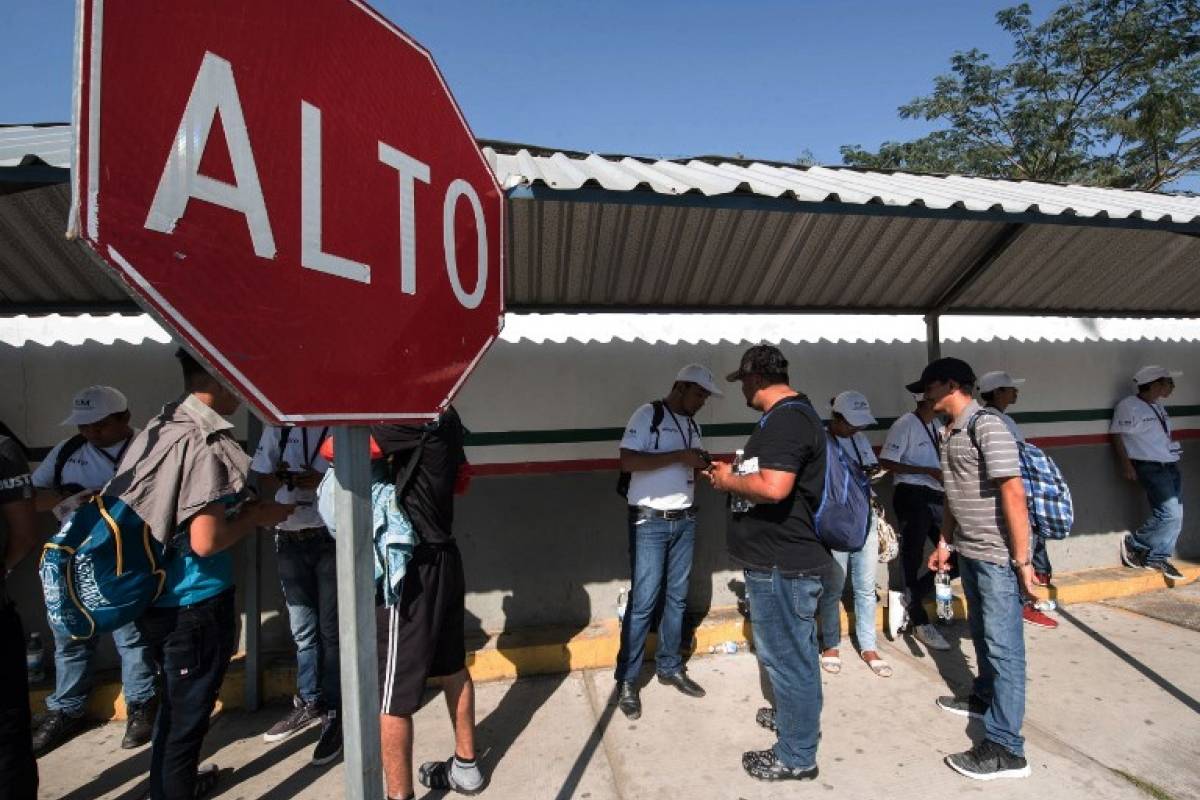 Caravana de migrantes cruzó hacia México con posibilidad de asilo